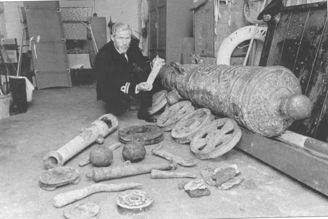 Bill Saunby, Reciever of Wreck with the first finds from the Association in 1967. (Photo Paul Armiger)