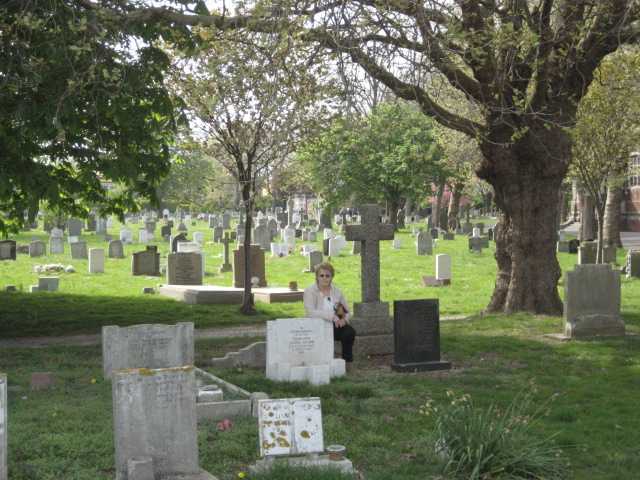 Crabb's grave in Milton Cemetery.