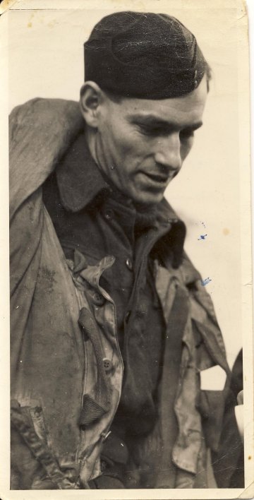 Squadron Leader,Flight Sergeant Gordon Craig at Mountbatten