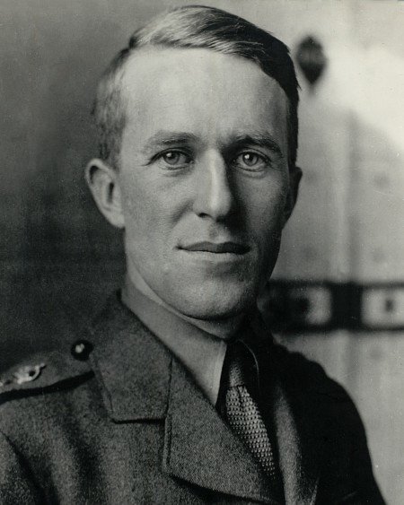 Lawrence in British Army Uniform,1915