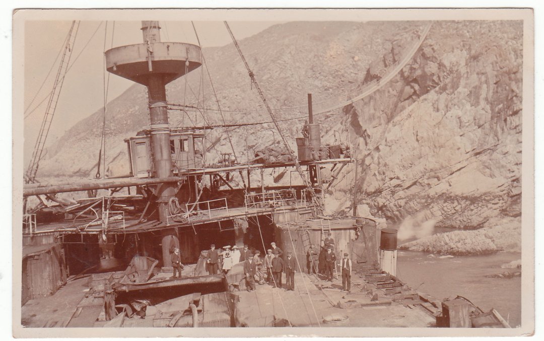 I am very grateful to Dave Snook, for the photo's below, of the salvors on the wreck of Hms Montagu.