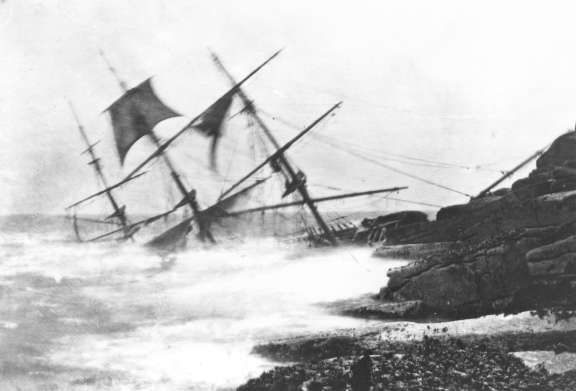 The Minnihaha aground.