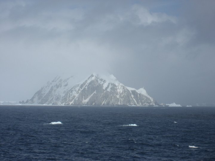 Elephant Isand, you can see the icebergs to the left and right and the ice in the forground.