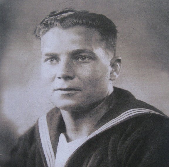 'Fred' Ward as a young gunner aged 25 years.