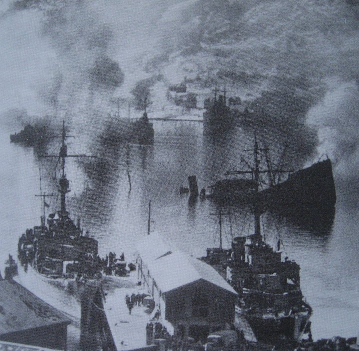 The scene in the harbour after the First Flotilla (including Hunter) struck.